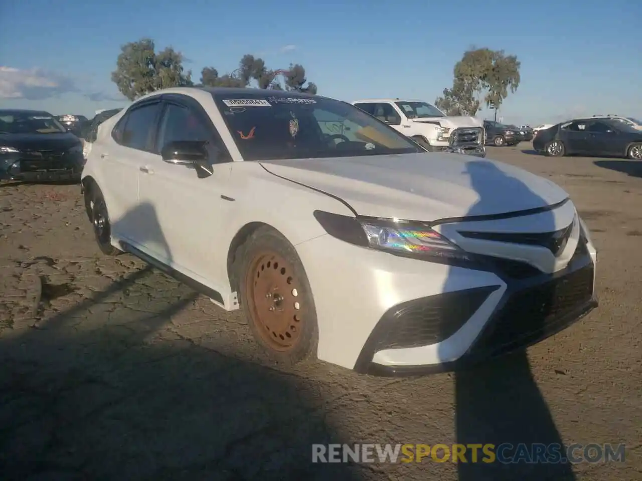 1 Photograph of a damaged car 4T1K61AK6MU518637 TOYOTA CAMRY 2021