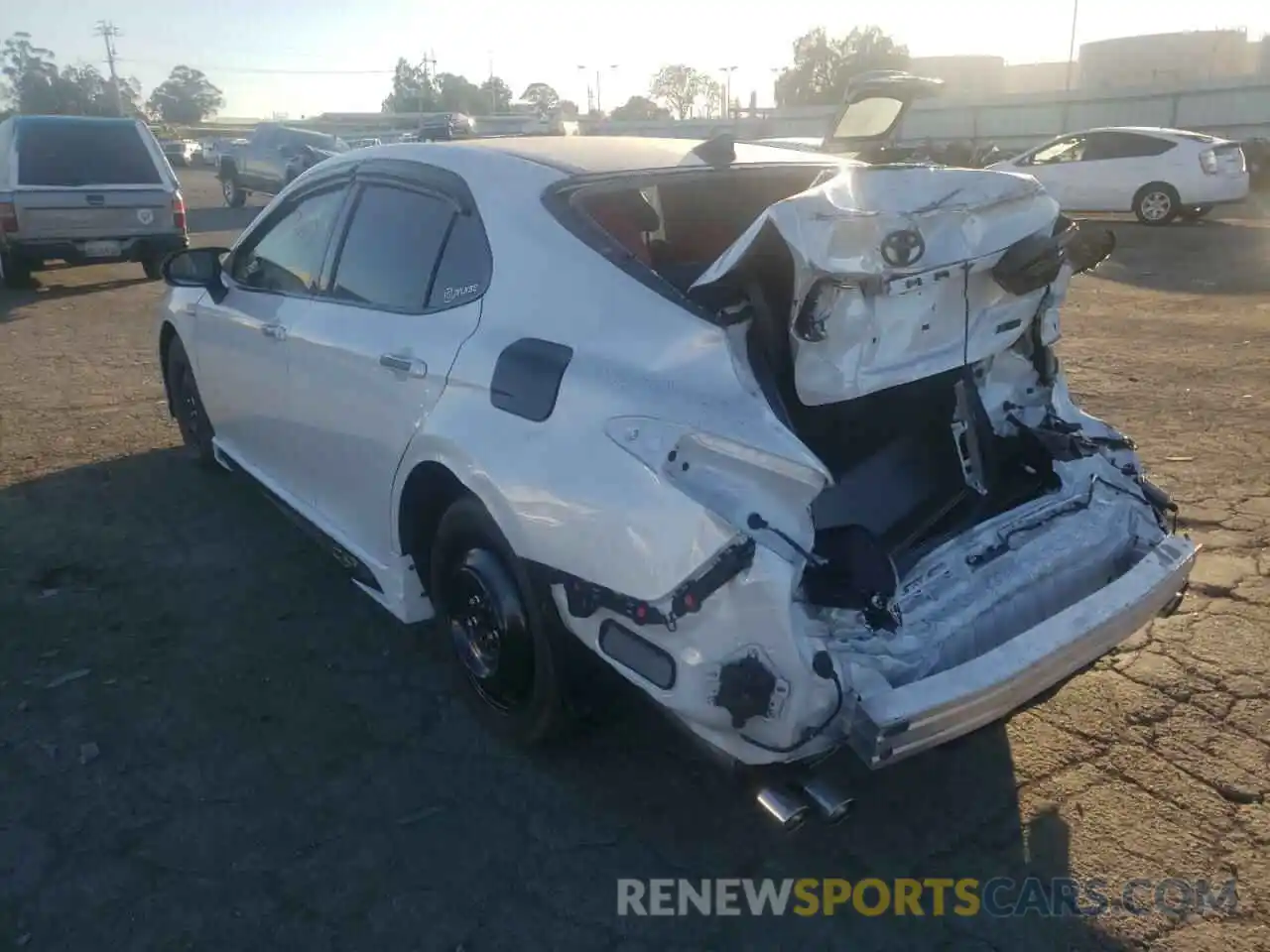 3 Photograph of a damaged car 4T1K61AK6MU518637 TOYOTA CAMRY 2021