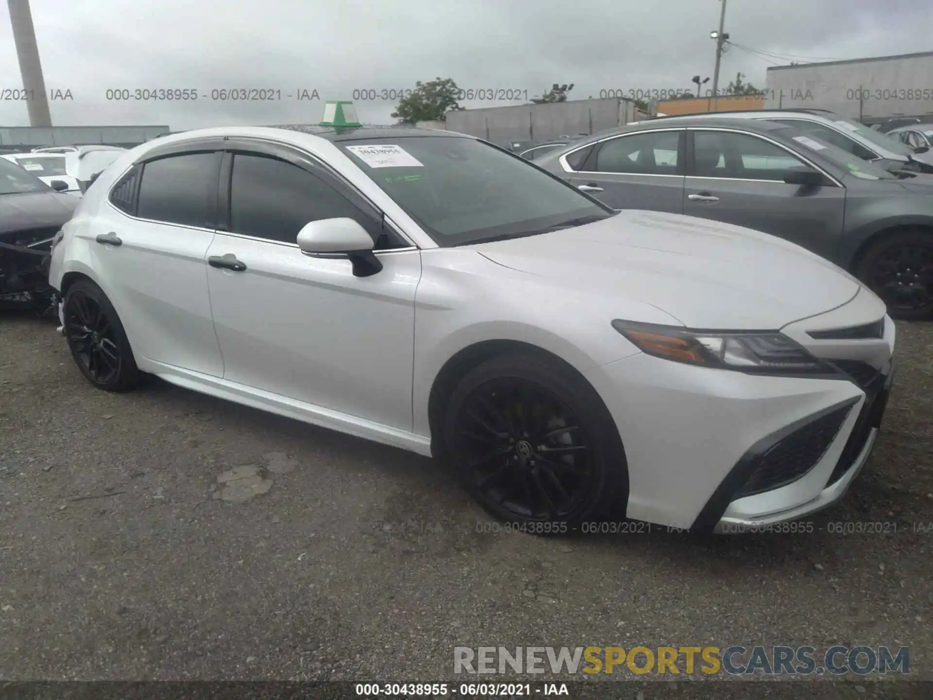 1 Photograph of a damaged car 4T1K61AK6MU530870 TOYOTA CAMRY 2021