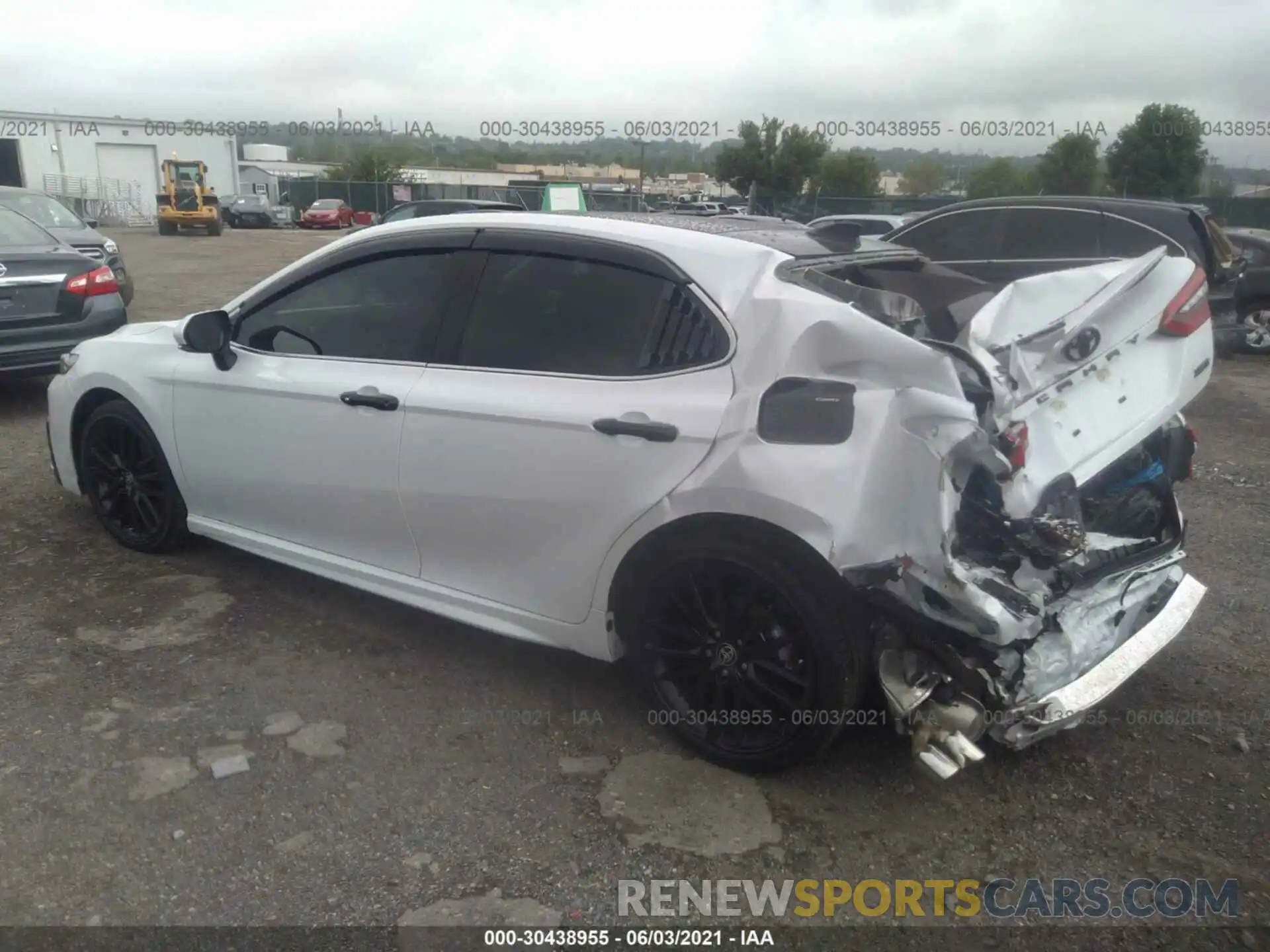 3 Photograph of a damaged car 4T1K61AK6MU530870 TOYOTA CAMRY 2021