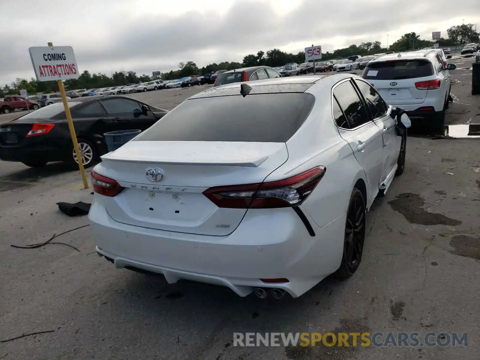 4 Photograph of a damaged car 4T1K61AK6MU532845 TOYOTA CAMRY 2021