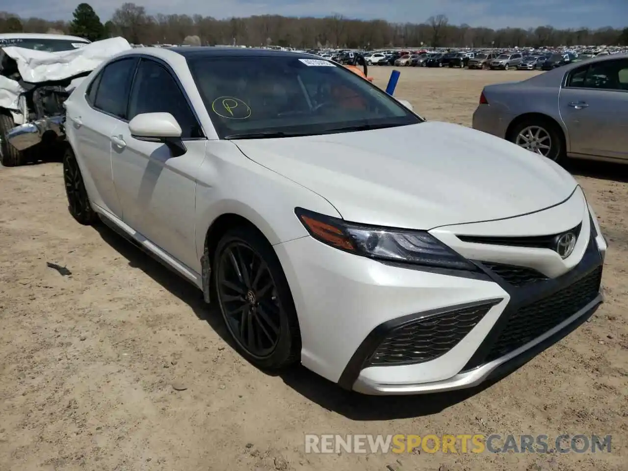 1 Photograph of a damaged car 4T1K61AK6MU585268 TOYOTA CAMRY 2021