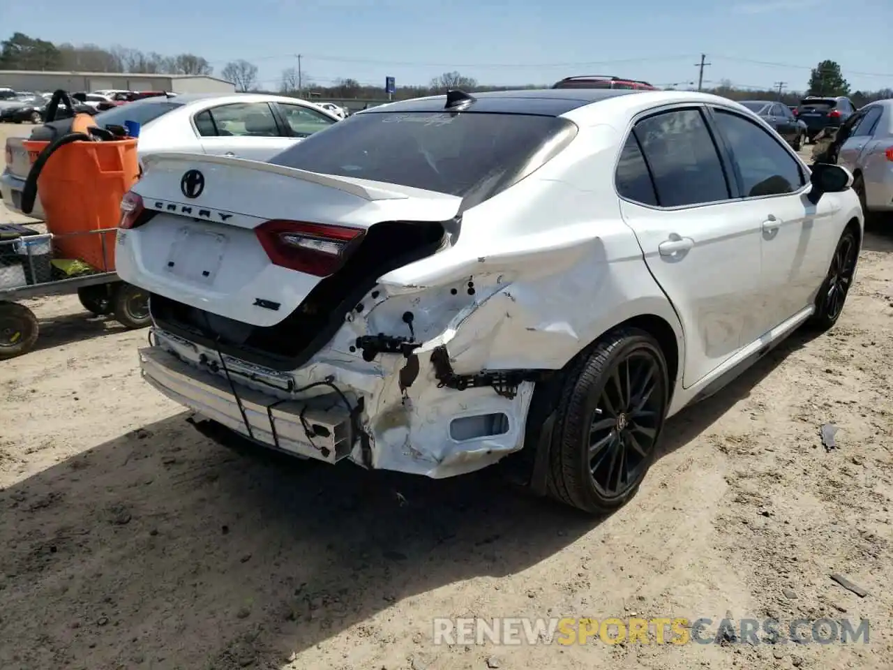 4 Photograph of a damaged car 4T1K61AK6MU585268 TOYOTA CAMRY 2021