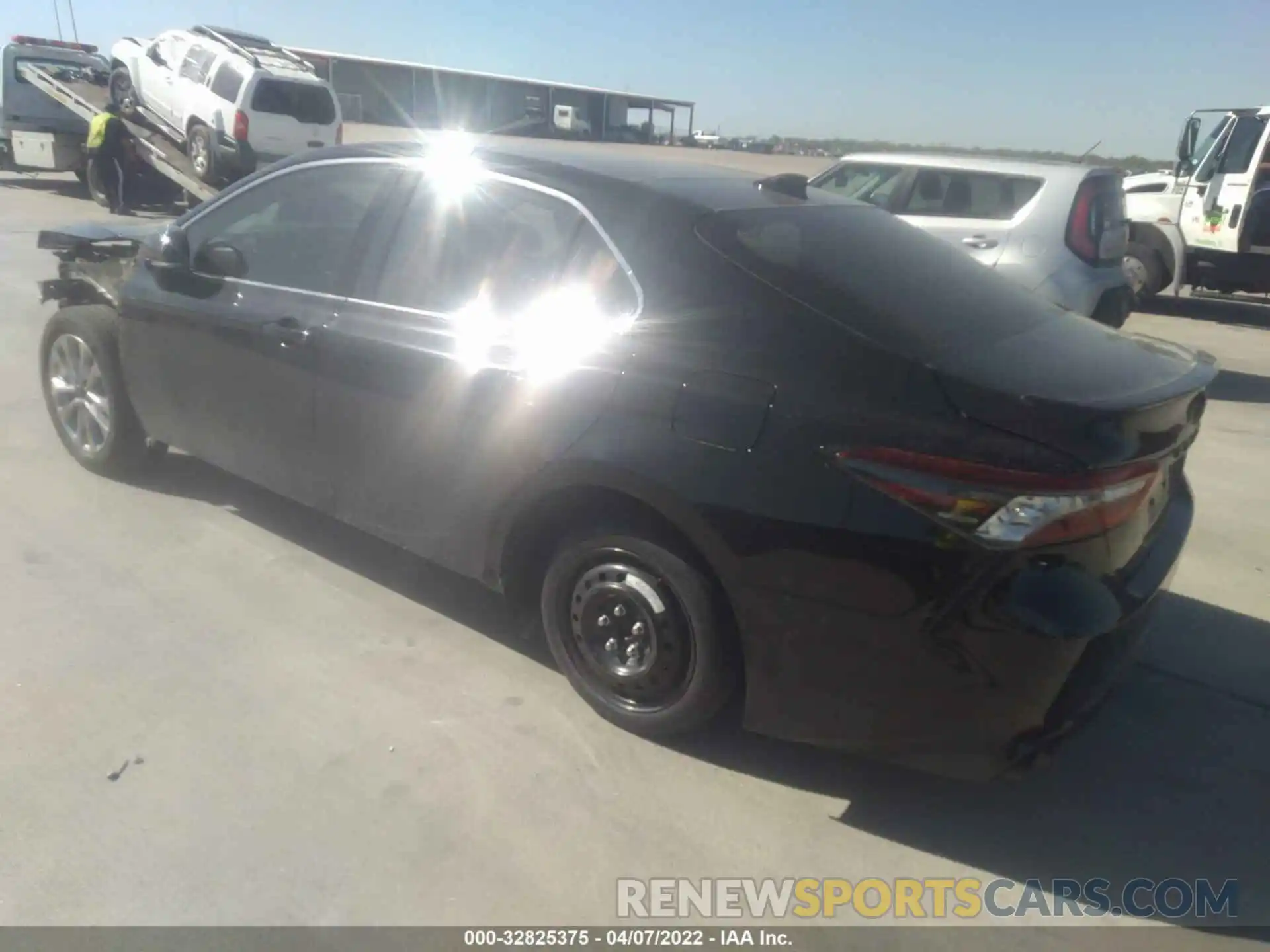 3 Photograph of a damaged car 4T1K61AK6MU590986 TOYOTA CAMRY 2021