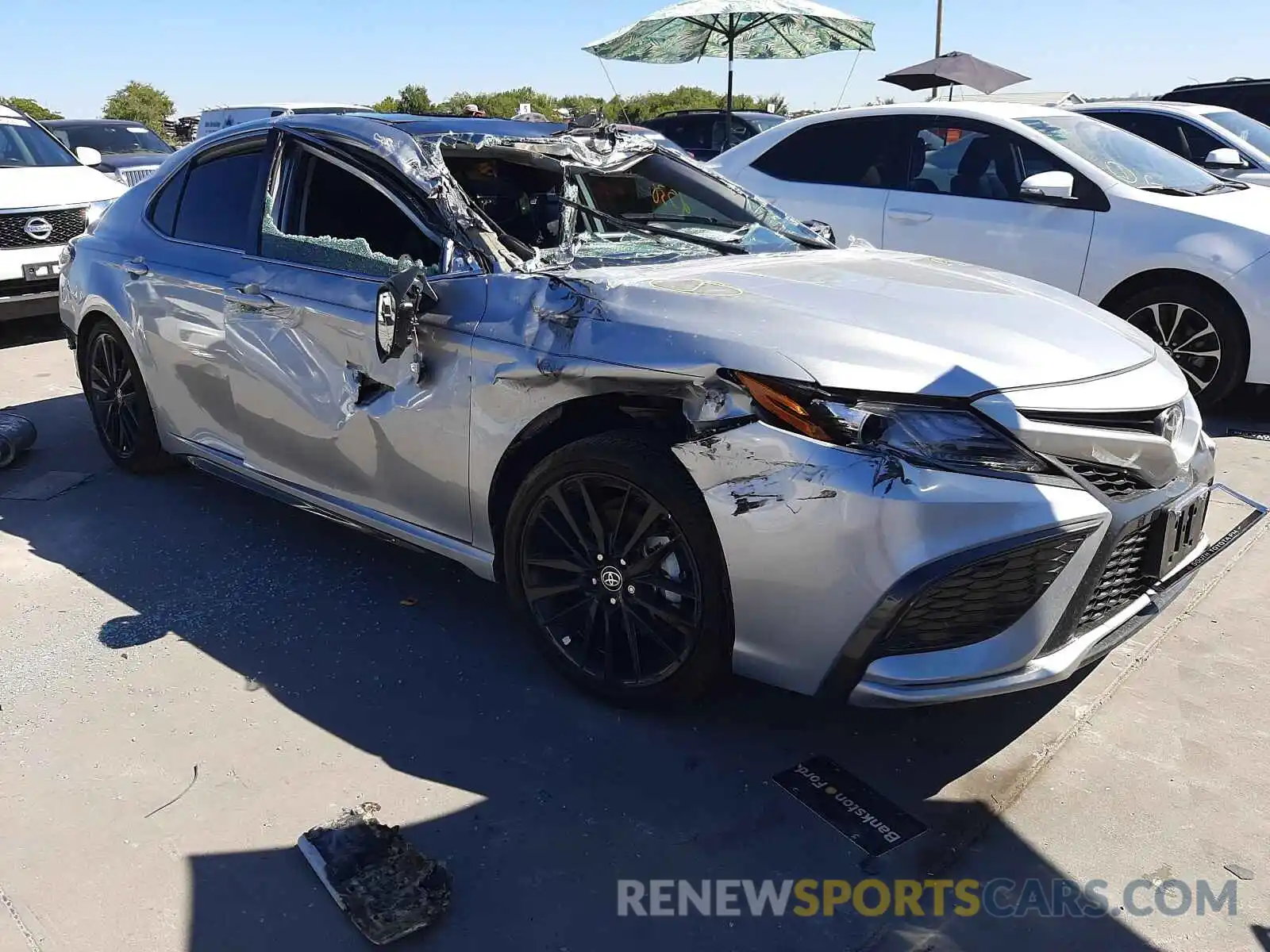 1 Photograph of a damaged car 4T1K61AK6MU604692 TOYOTA CAMRY 2021