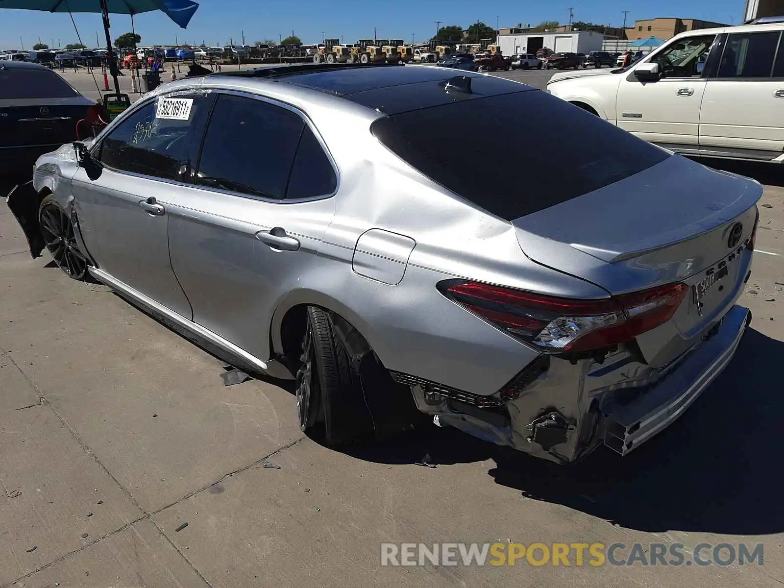 3 Photograph of a damaged car 4T1K61AK6MU604692 TOYOTA CAMRY 2021