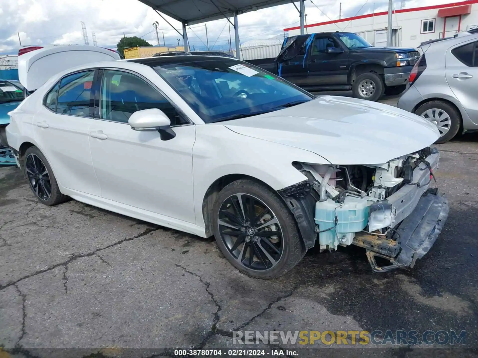 1 Photograph of a damaged car 4T1K61AK6MU606040 TOYOTA CAMRY 2021