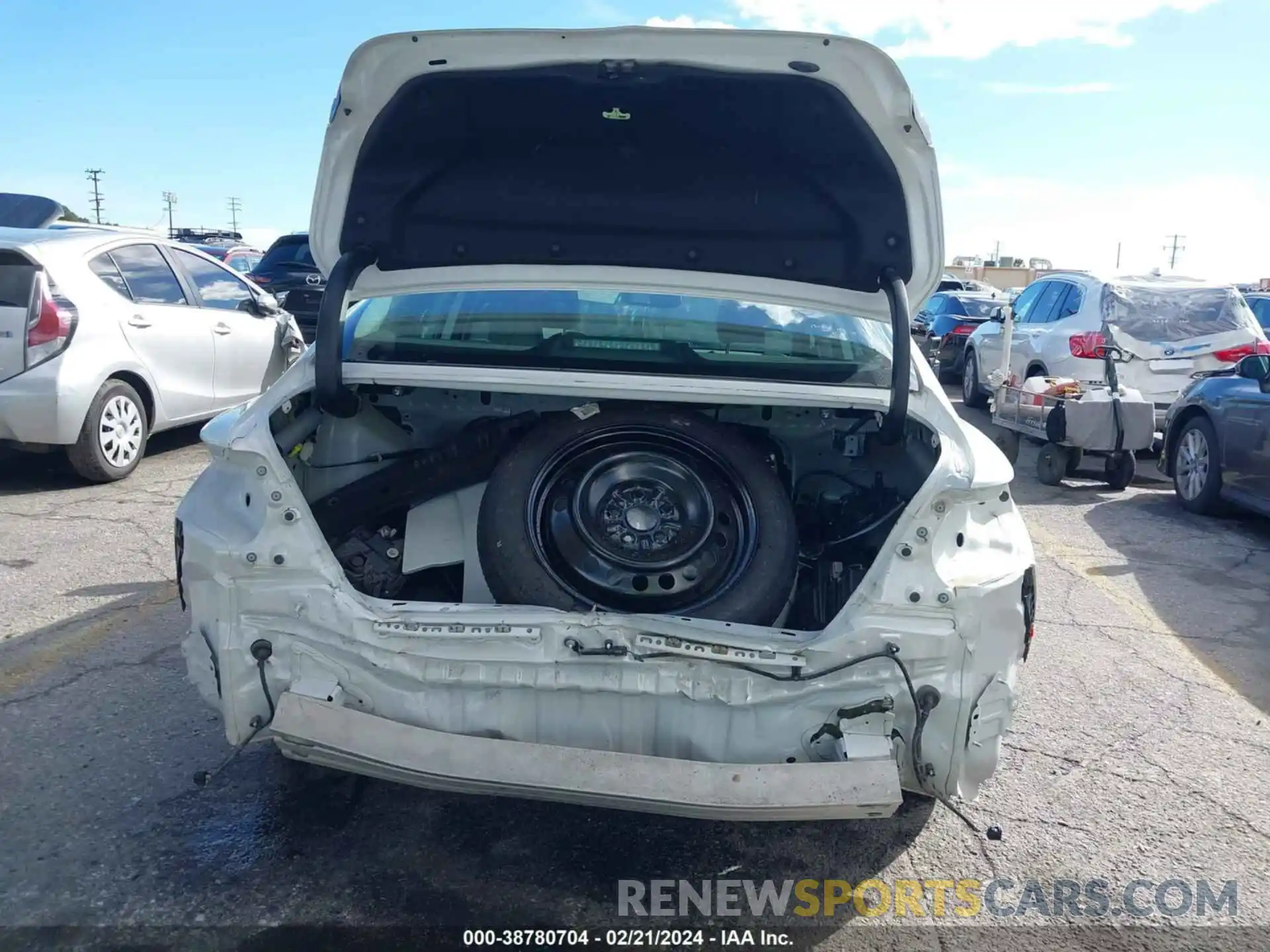 17 Photograph of a damaged car 4T1K61AK6MU606040 TOYOTA CAMRY 2021