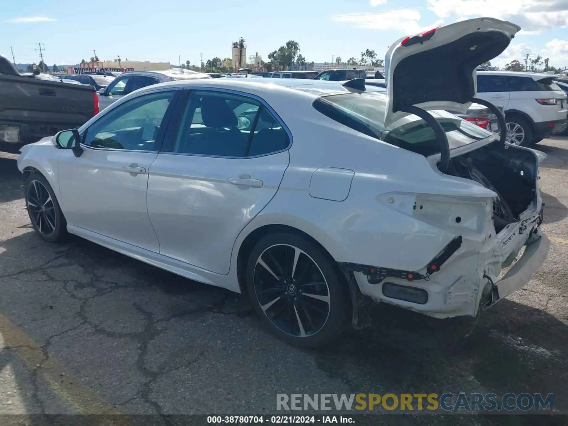 3 Photograph of a damaged car 4T1K61AK6MU606040 TOYOTA CAMRY 2021