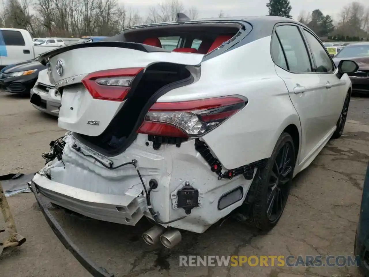 4 Photograph of a damaged car 4T1K61AK7MU413637 TOYOTA CAMRY 2021