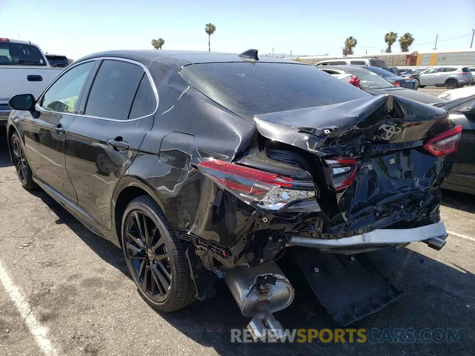 3 Photograph of a damaged car 4T1K61AK7MU415775 TOYOTA CAMRY 2021