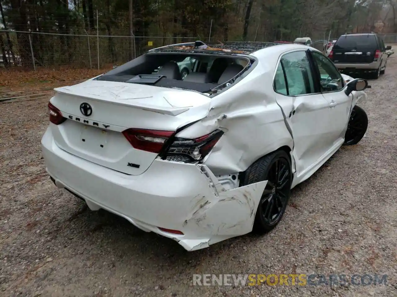 4 Photograph of a damaged car 4T1K61AK7MU416358 TOYOTA CAMRY 2021