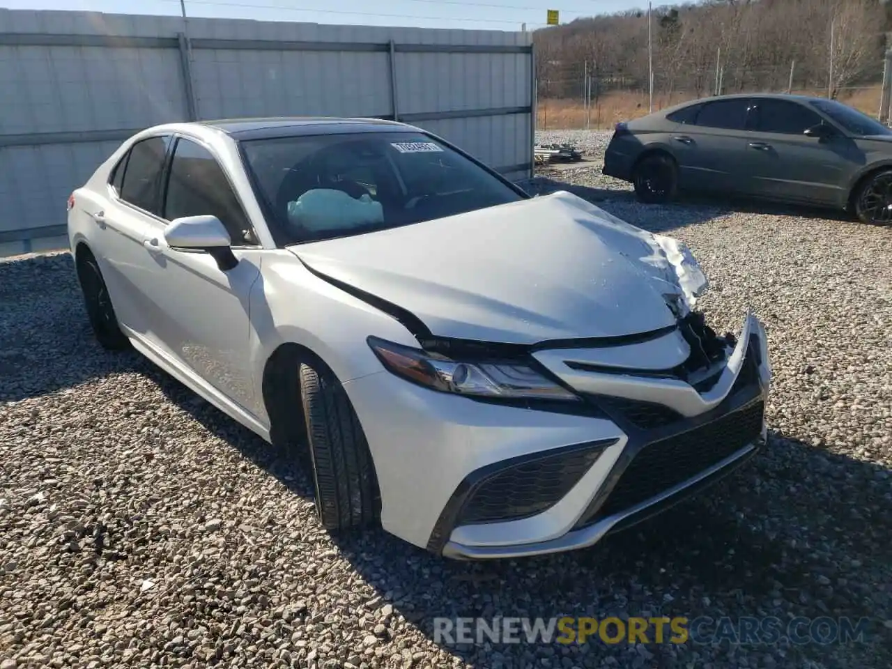 1 Photograph of a damaged car 4T1K61AK7MU418790 TOYOTA CAMRY 2021