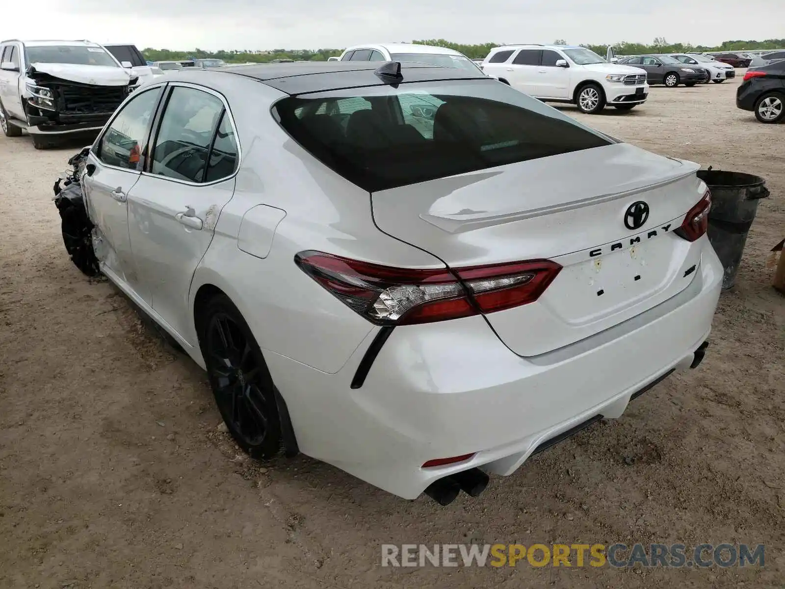 3 Photograph of a damaged car 4T1K61AK7MU427117 TOYOTA CAMRY 2021