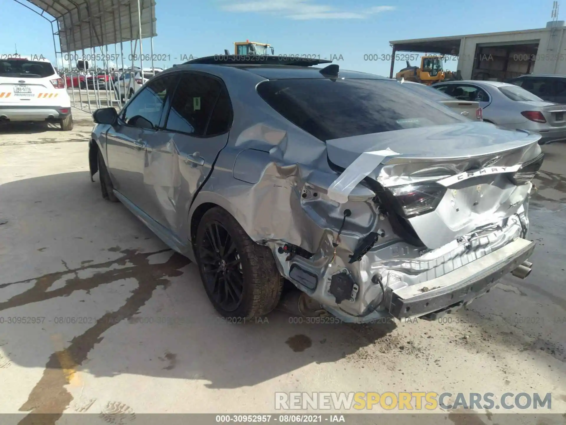 3 Photograph of a damaged car 4T1K61AK7MU431328 TOYOTA CAMRY 2021