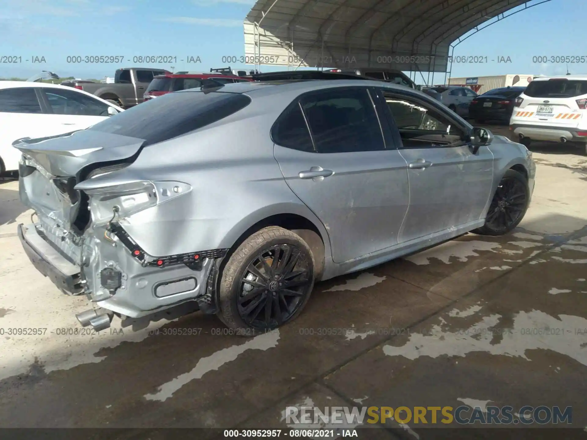 4 Photograph of a damaged car 4T1K61AK7MU431328 TOYOTA CAMRY 2021