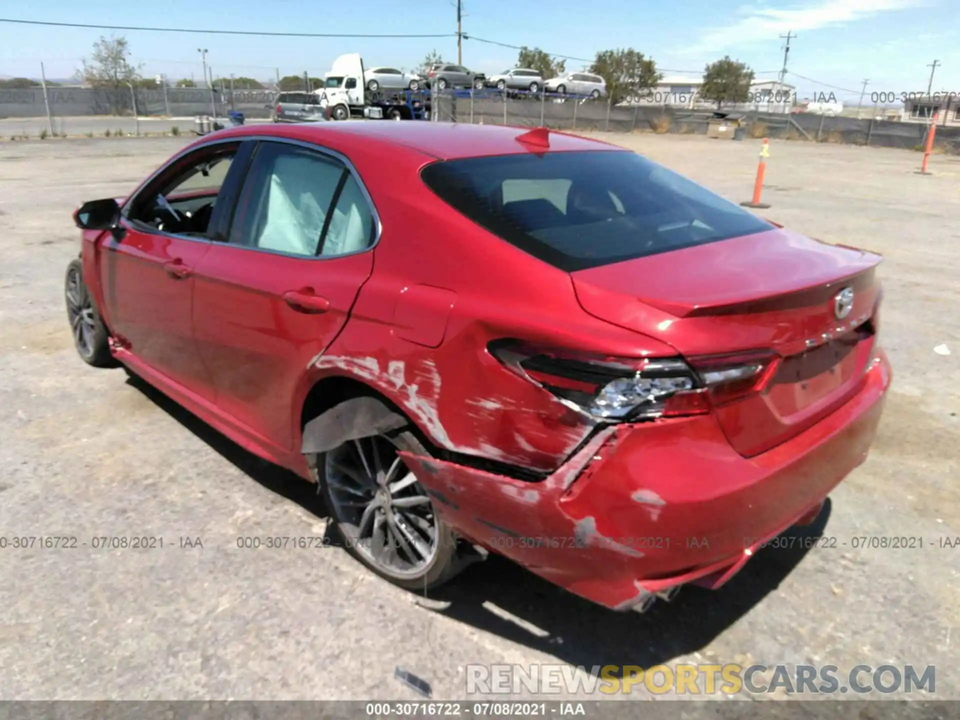 3 Photograph of a damaged car 4T1K61AK7MU433970 TOYOTA CAMRY 2021