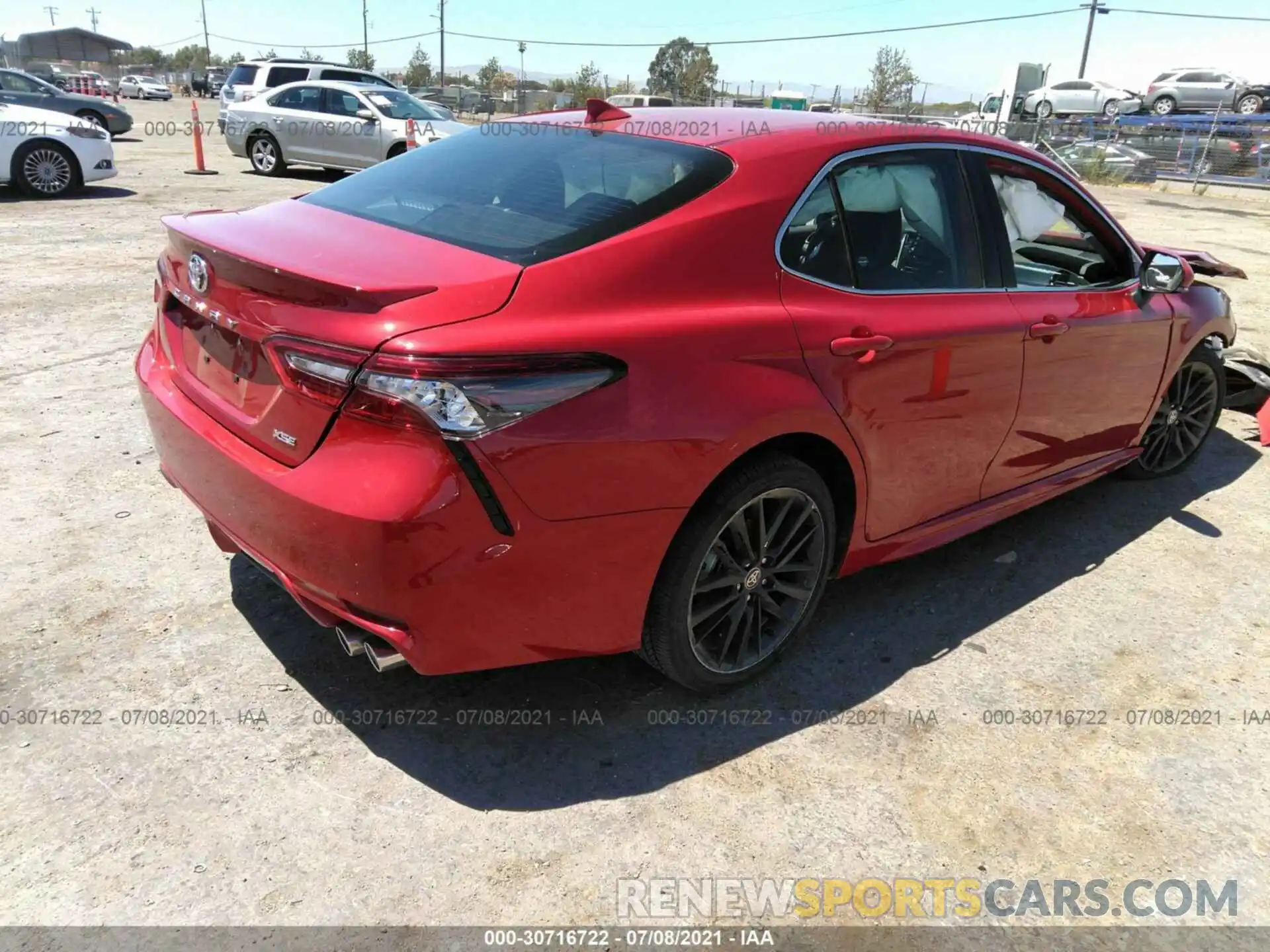 4 Photograph of a damaged car 4T1K61AK7MU433970 TOYOTA CAMRY 2021