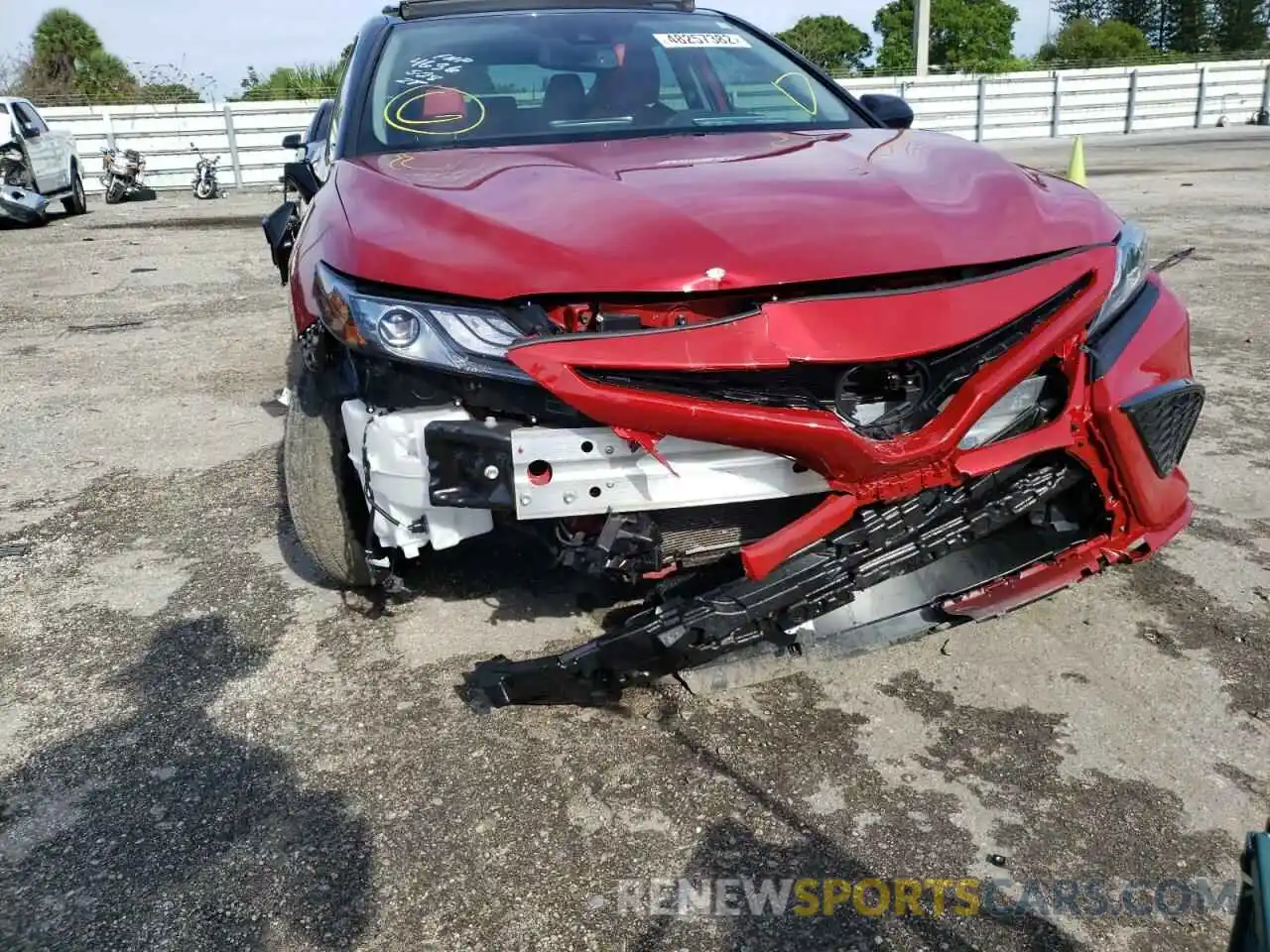 9 Photograph of a damaged car 4T1K61AK7MU464636 TOYOTA CAMRY 2021