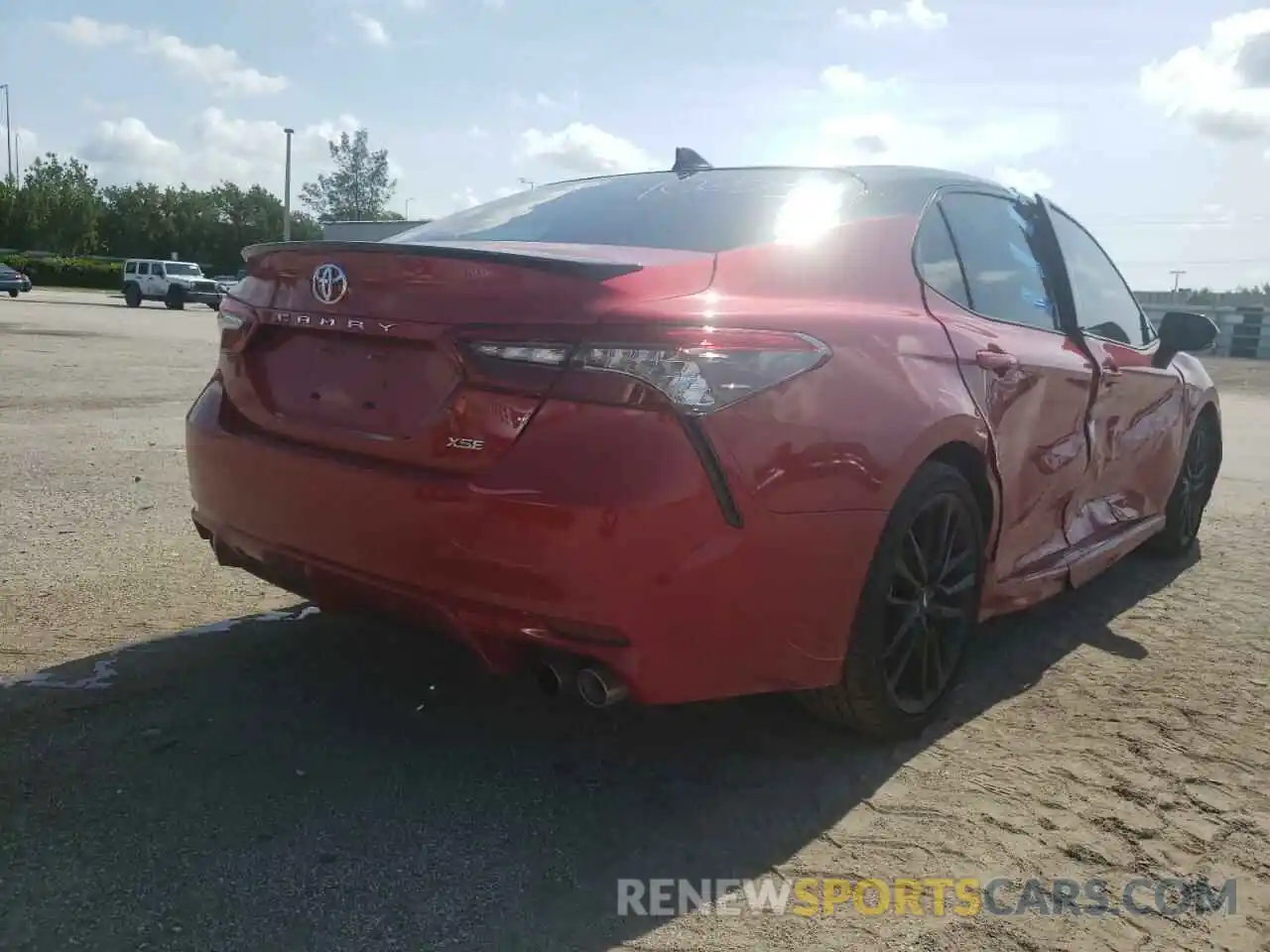 4 Photograph of a damaged car 4T1K61AK7MU480609 TOYOTA CAMRY 2021