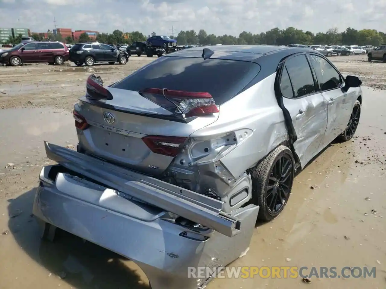 4 Photograph of a damaged car 4T1K61AK7MU497300 TOYOTA CAMRY 2021