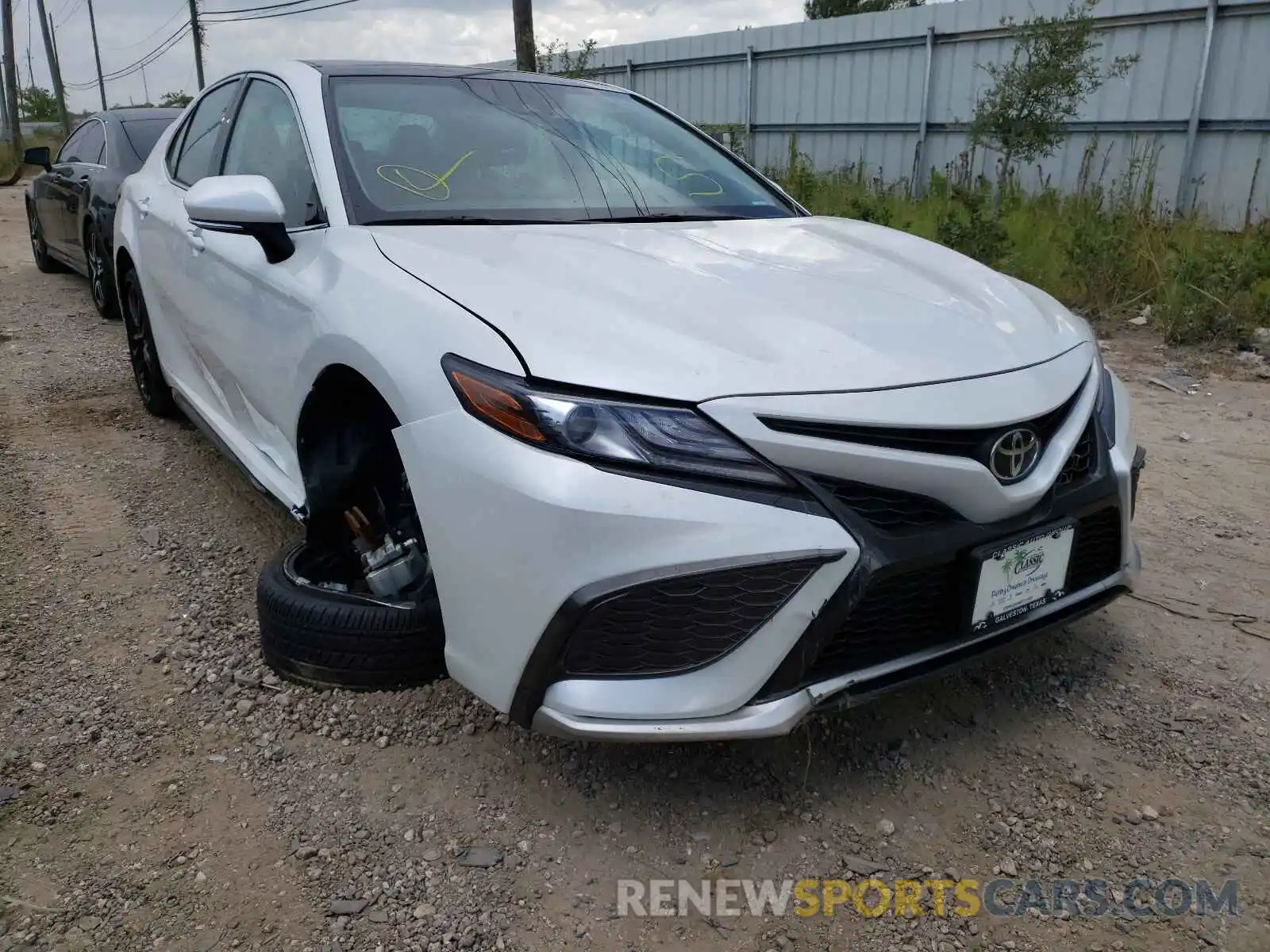 1 Photograph of a damaged car 4T1K61AK7MU534670 TOYOTA CAMRY 2021