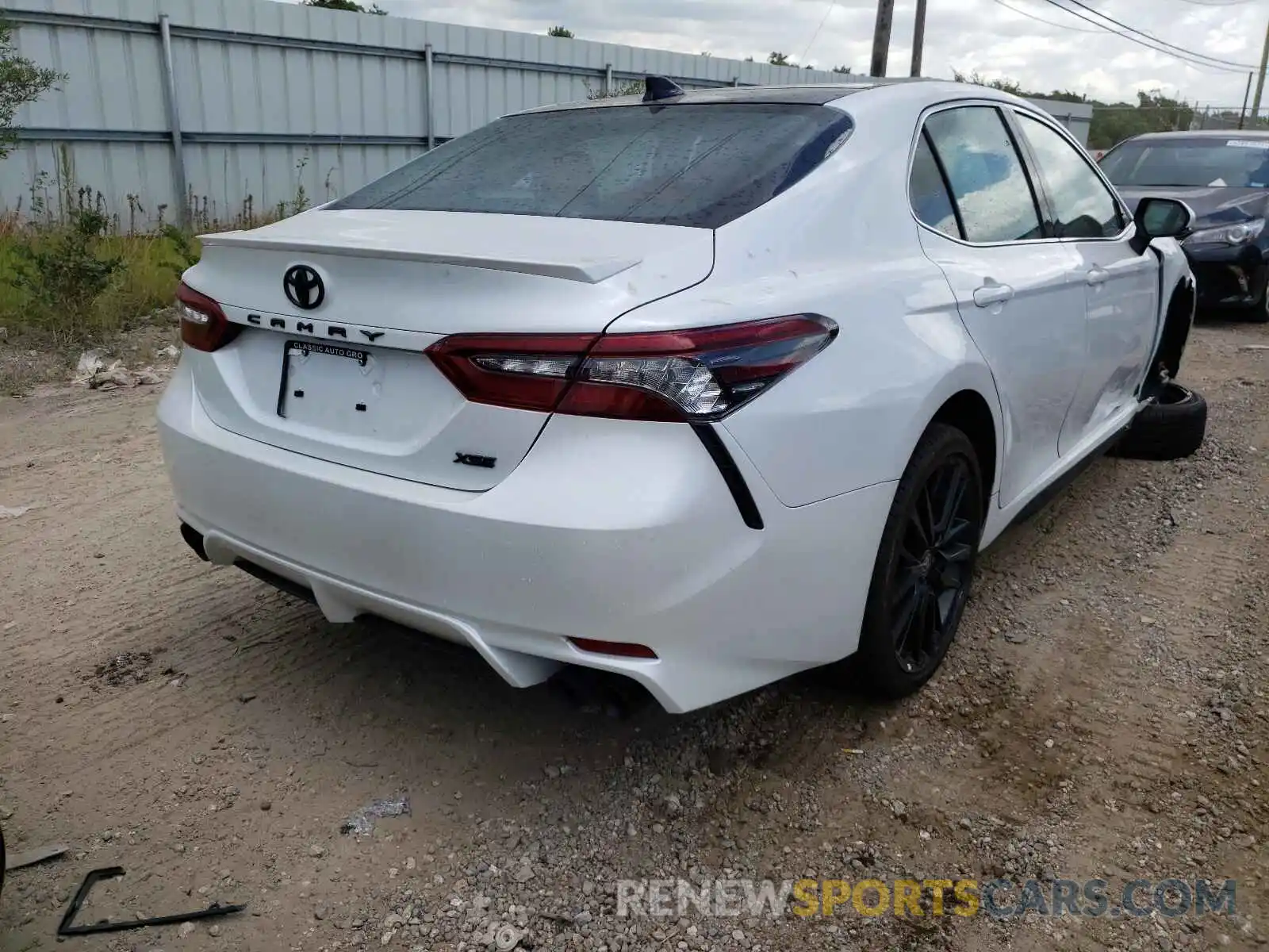 4 Photograph of a damaged car 4T1K61AK7MU534670 TOYOTA CAMRY 2021