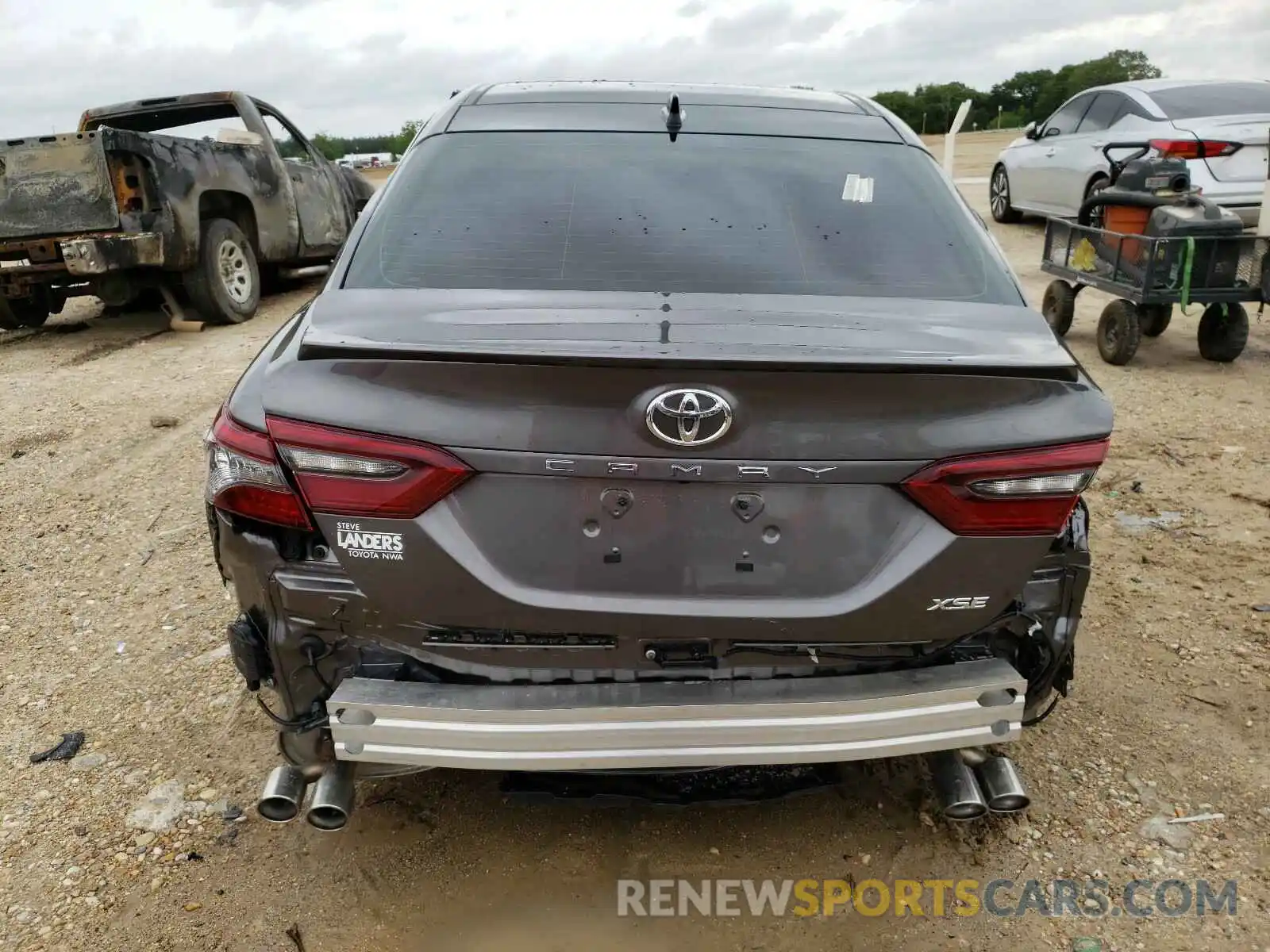 10 Photograph of a damaged car 4T1K61AK7MU550917 TOYOTA CAMRY 2021