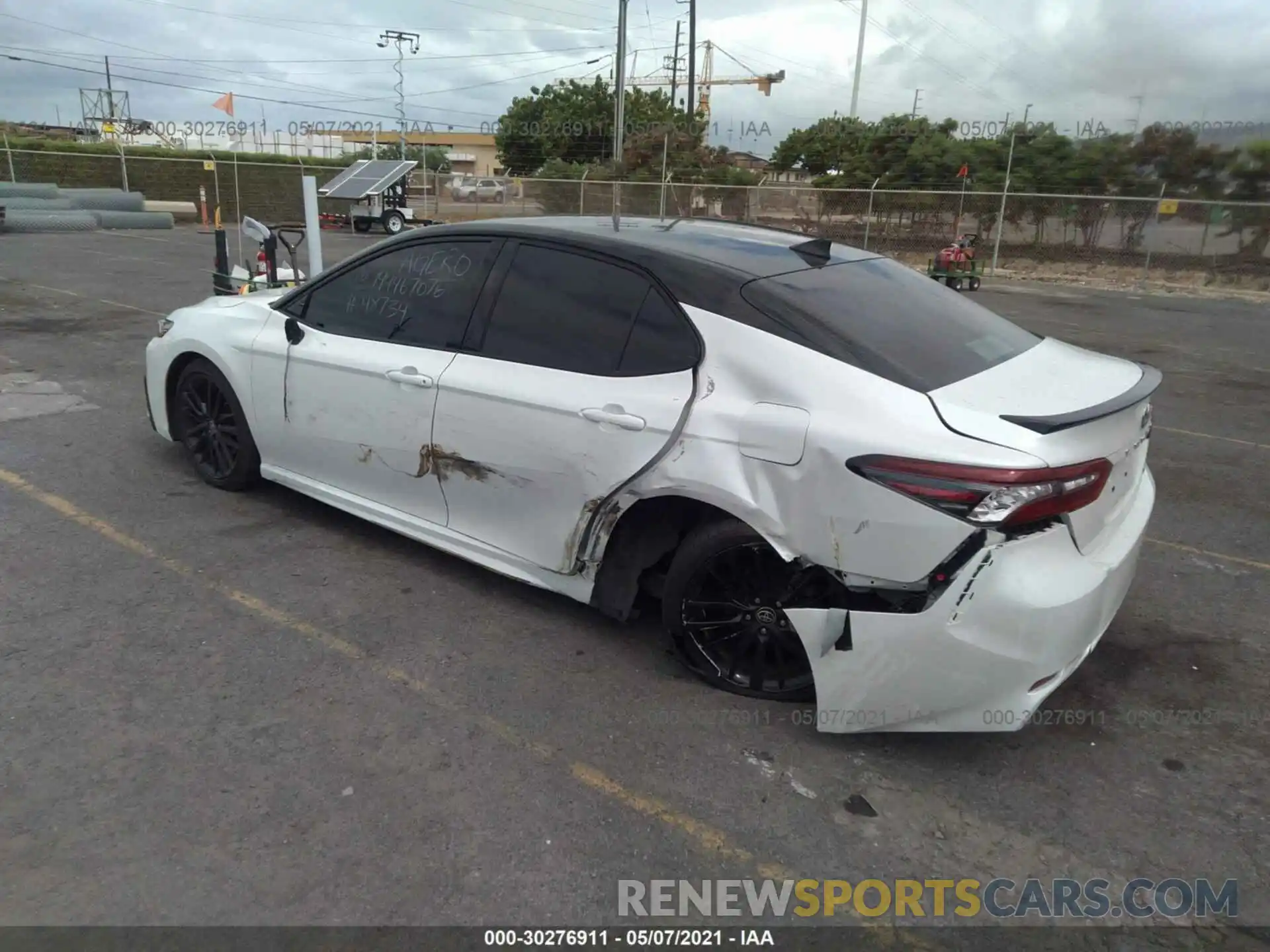 3 Photograph of a damaged car 4T1K61AK8MU405062 TOYOTA CAMRY 2021