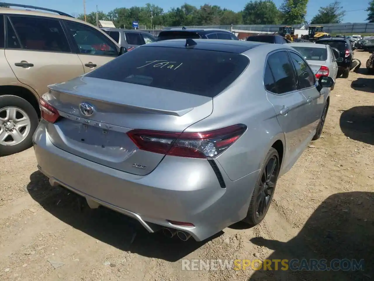 4 Photograph of a damaged car 4T1K61AK8MU407300 TOYOTA CAMRY 2021