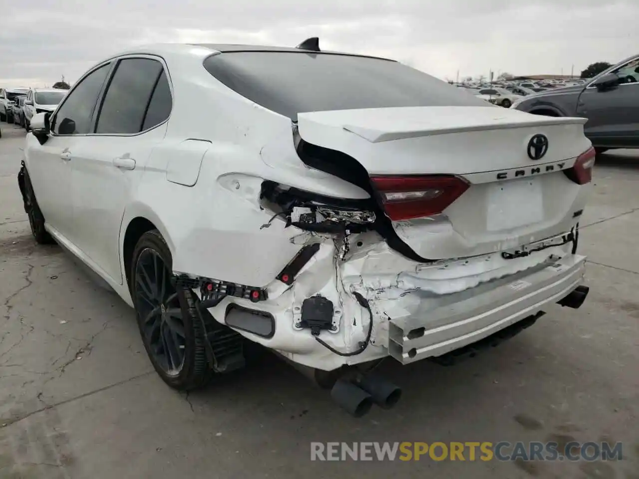 3 Photograph of a damaged car 4T1K61AK8MU461471 TOYOTA CAMRY 2021