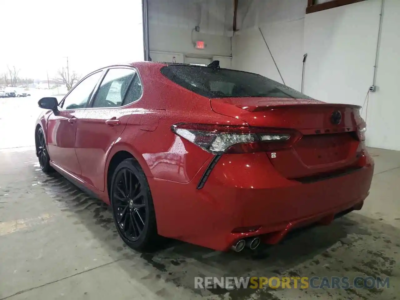 3 Photograph of a damaged car 4T1K61AK8MU461941 TOYOTA CAMRY 2021