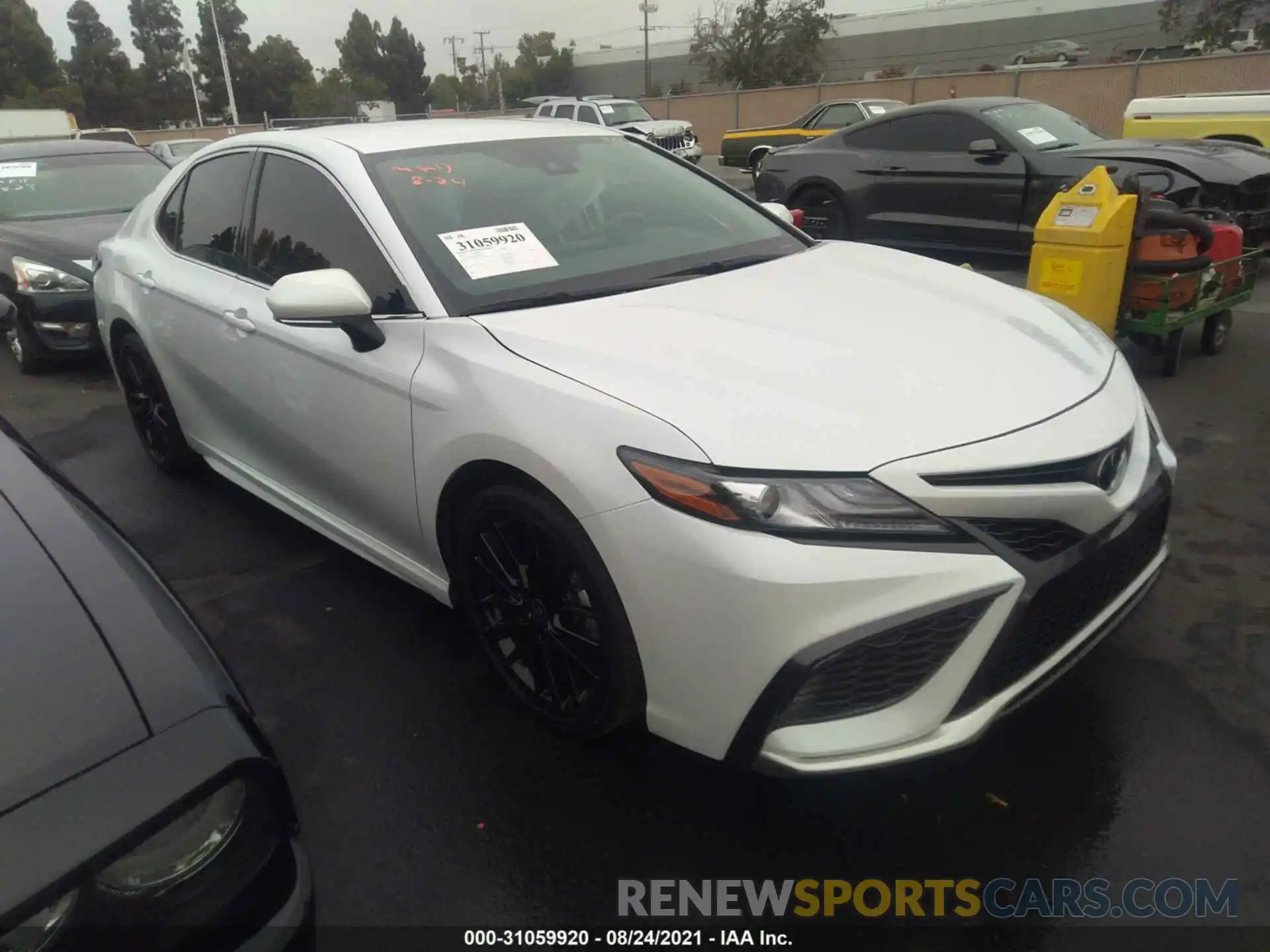 1 Photograph of a damaged car 4T1K61AK8MU522950 TOYOTA CAMRY 2021