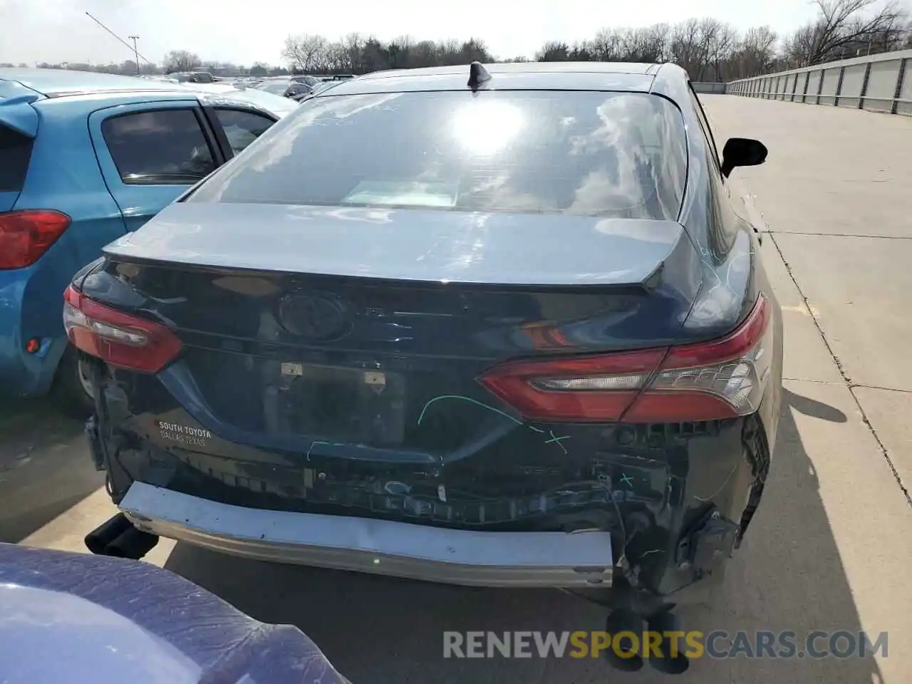 6 Photograph of a damaged car 4T1K61AK8MU529266 TOYOTA CAMRY 2021