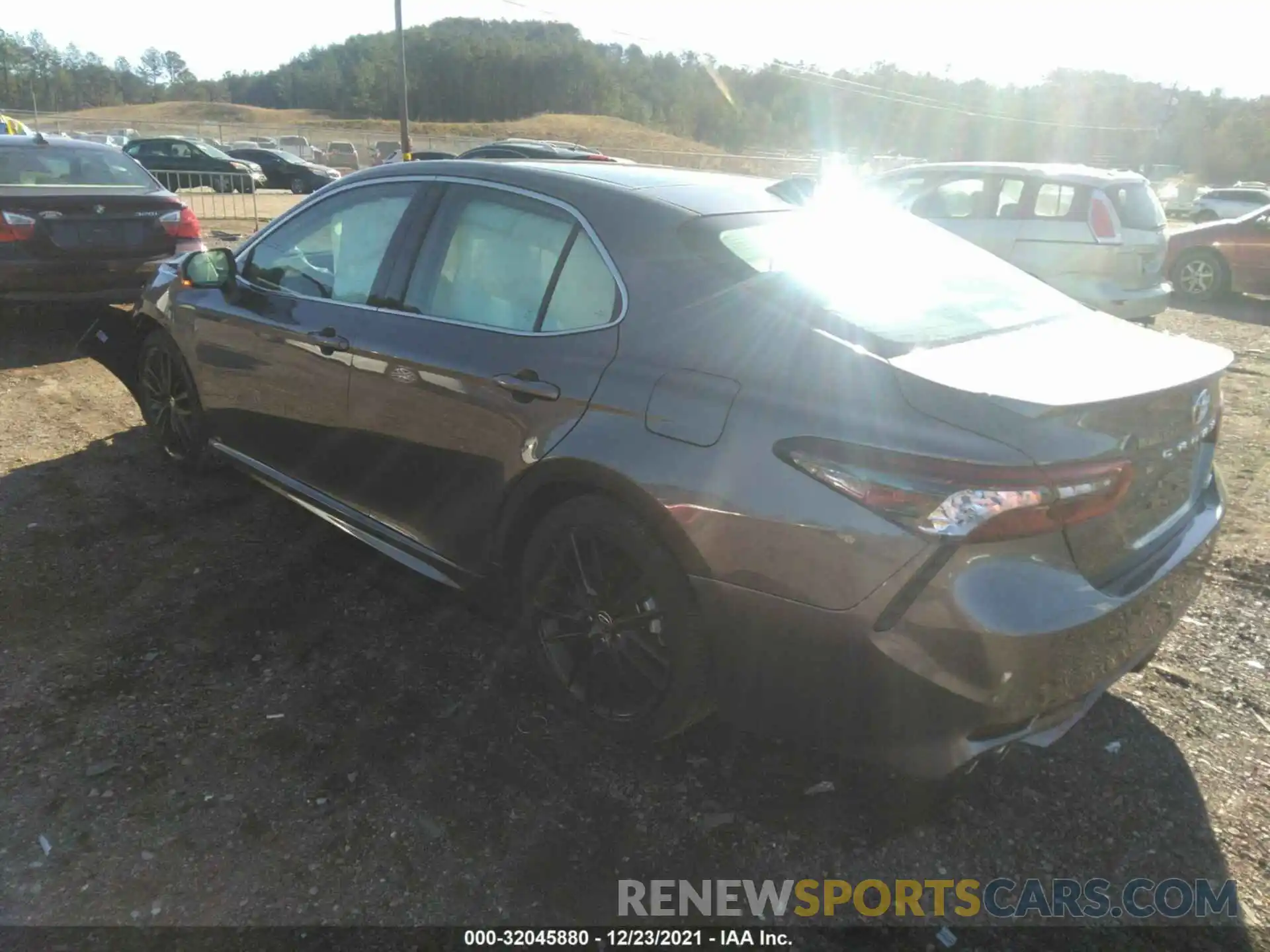 3 Photograph of a damaged car 4T1K61AK8MU531874 TOYOTA CAMRY 2021