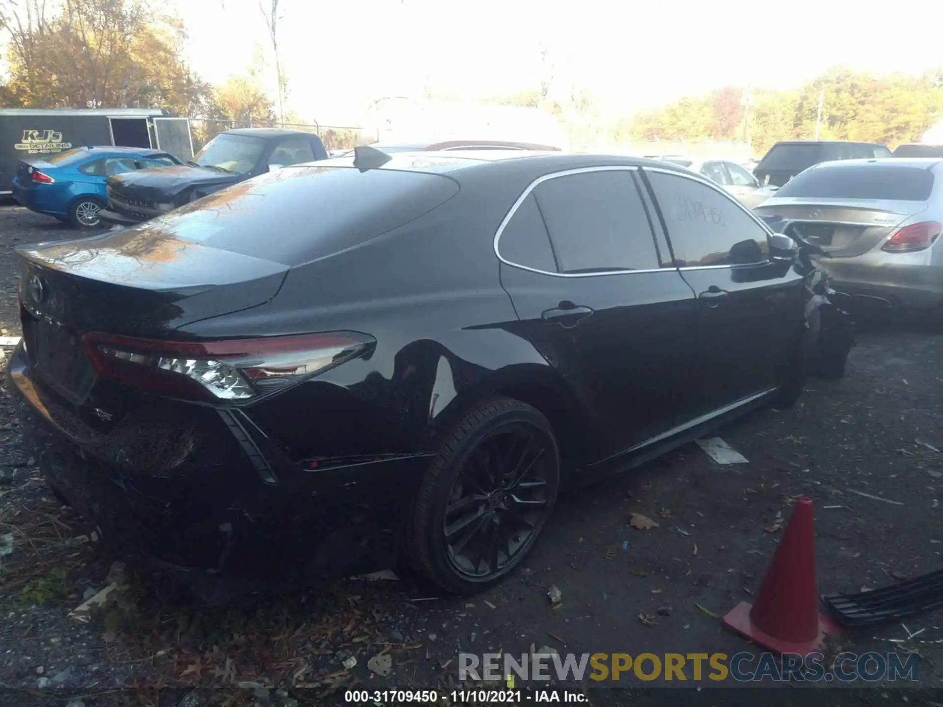 4 Photograph of a damaged car 4T1K61AK8MU546746 TOYOTA CAMRY 2021