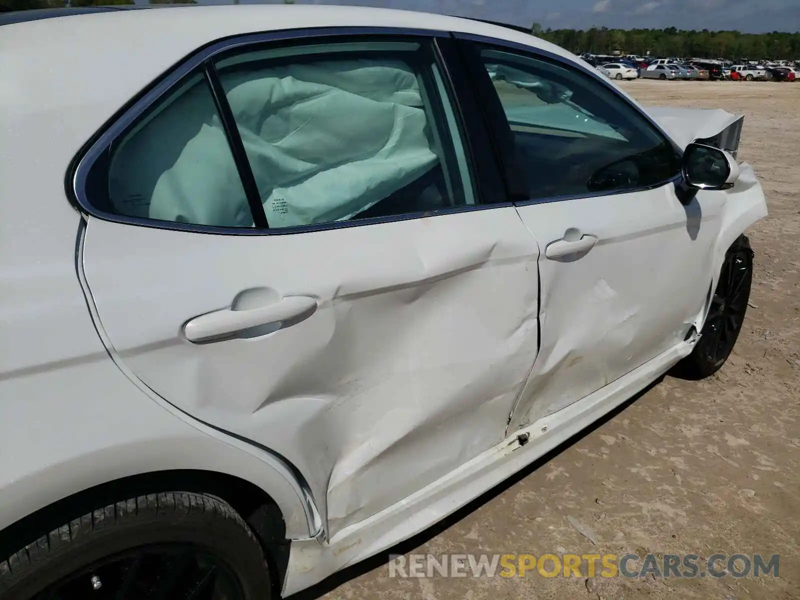 9 Photograph of a damaged car 4T1K61AK8MU549095 TOYOTA CAMRY 2021