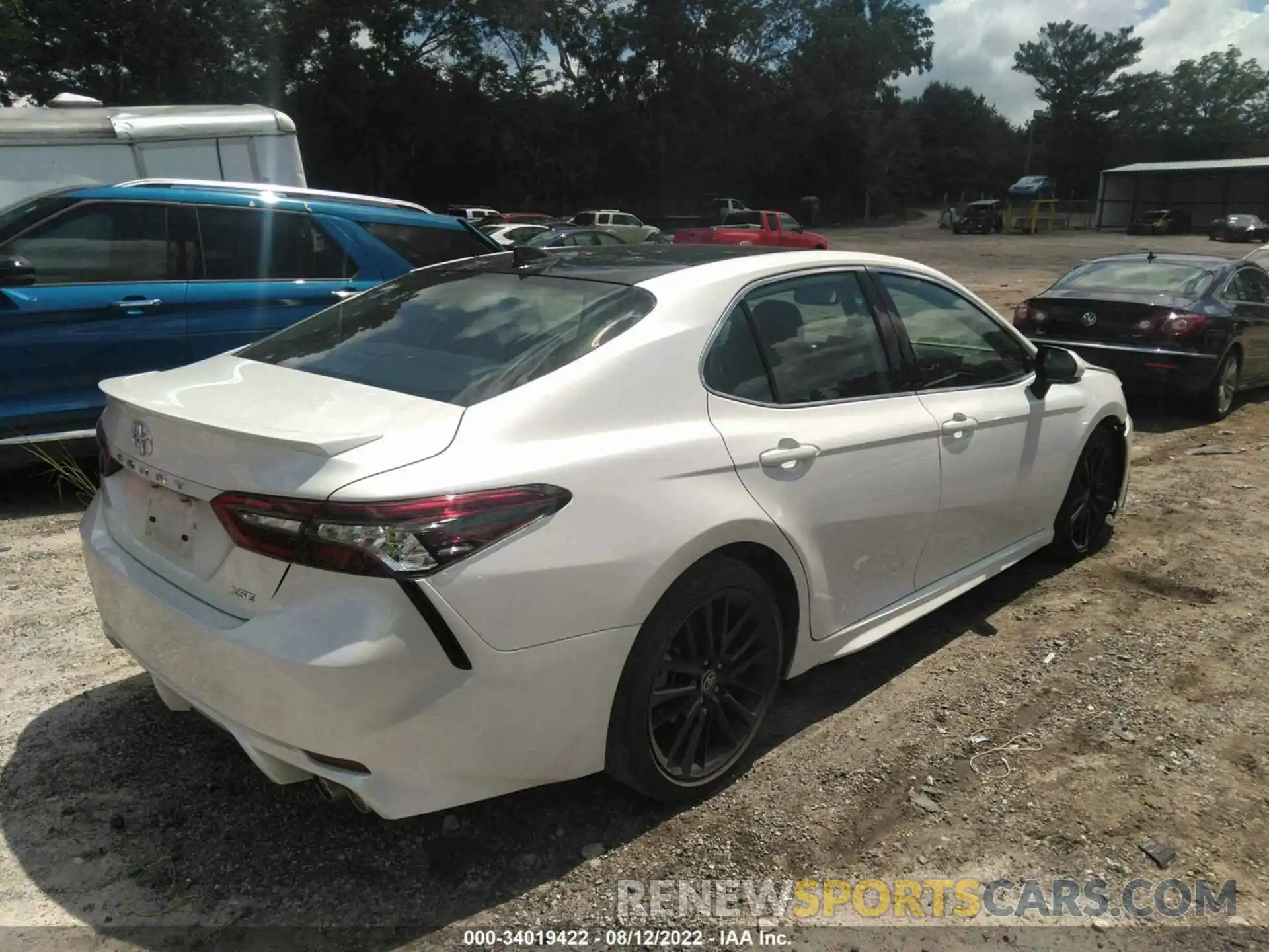 4 Photograph of a damaged car 4T1K61AK8MU577575 TOYOTA CAMRY 2021