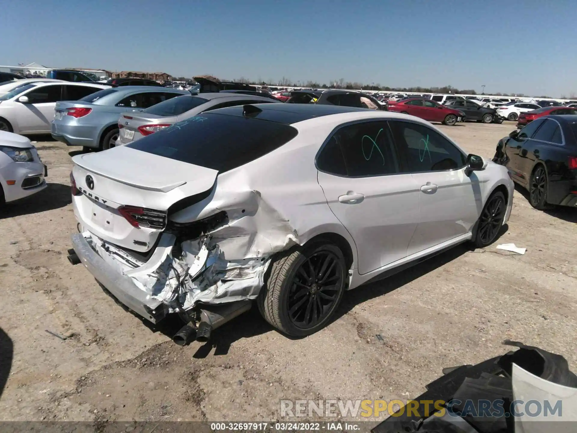 4 Photograph of a damaged car 4T1K61AK8MU609487 TOYOTA CAMRY 2021