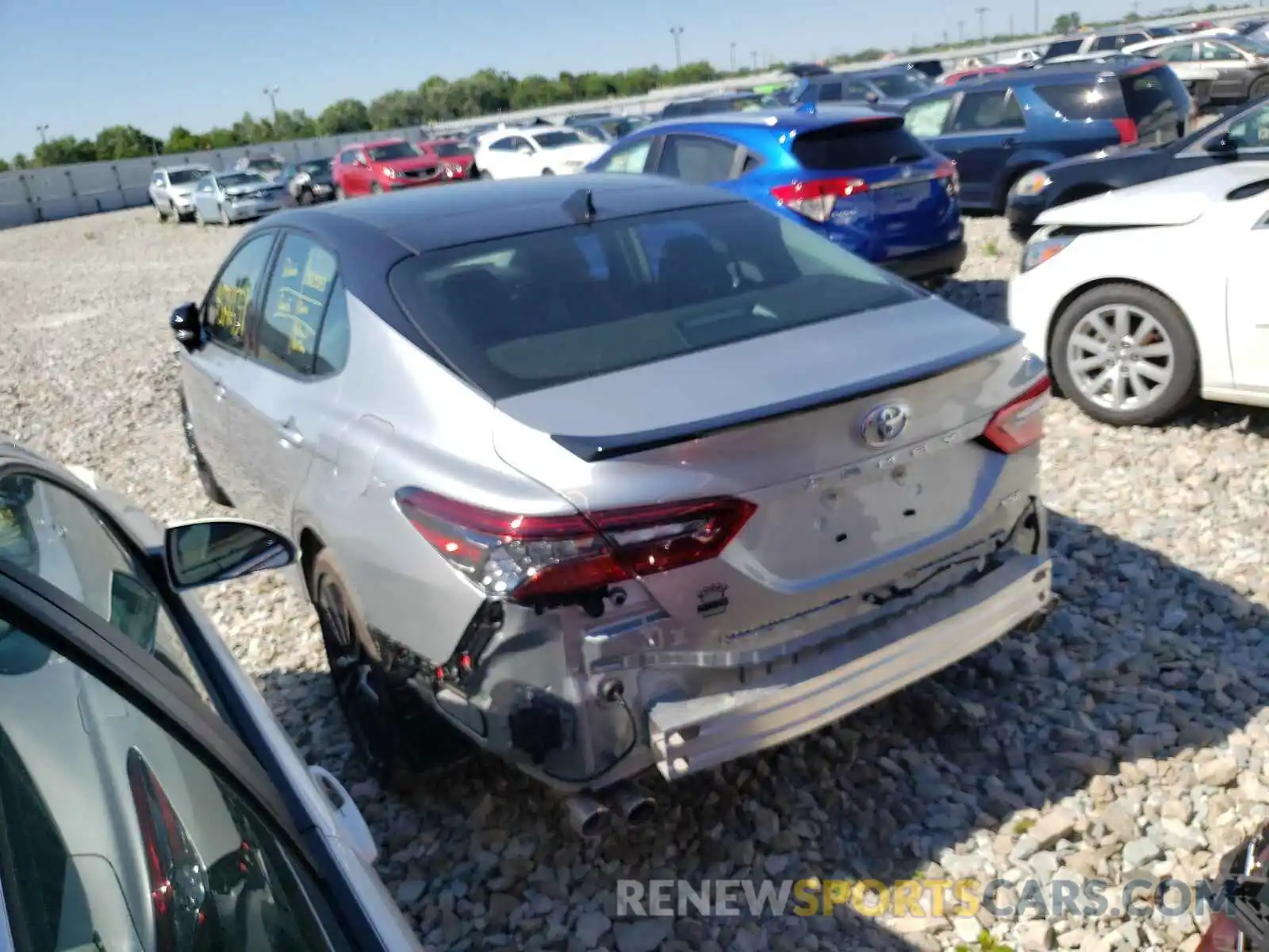 3 Photograph of a damaged car 4T1K61AK9MU403353 TOYOTA CAMRY 2021