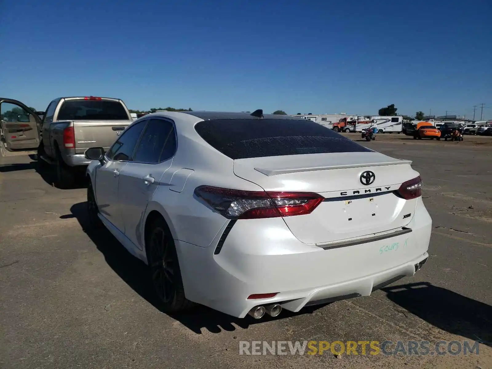 3 Photograph of a damaged car 4T1K61AK9MU472785 TOYOTA CAMRY 2021