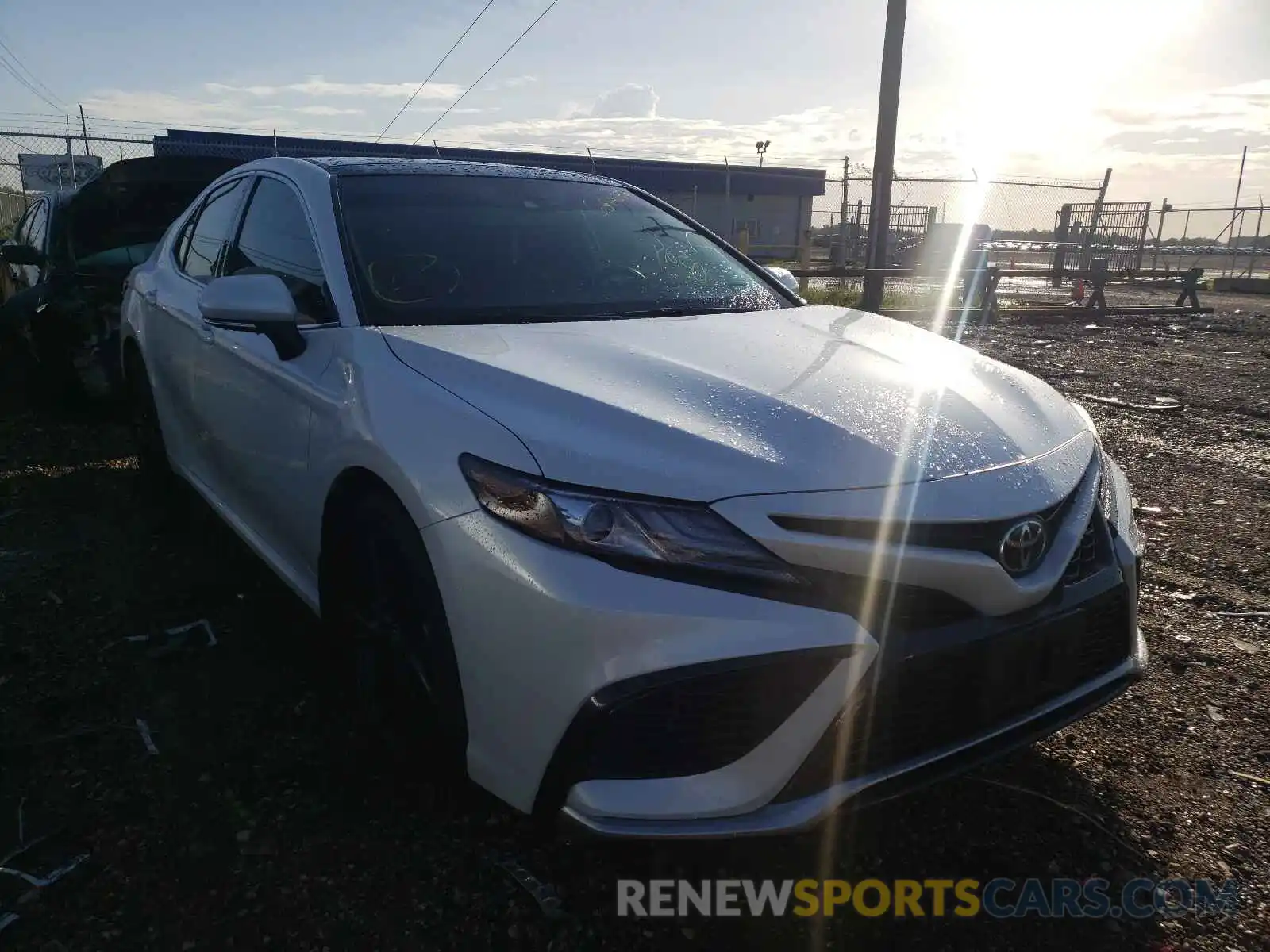 1 Photograph of a damaged car 4T1K61AK9MU528692 TOYOTA CAMRY 2021