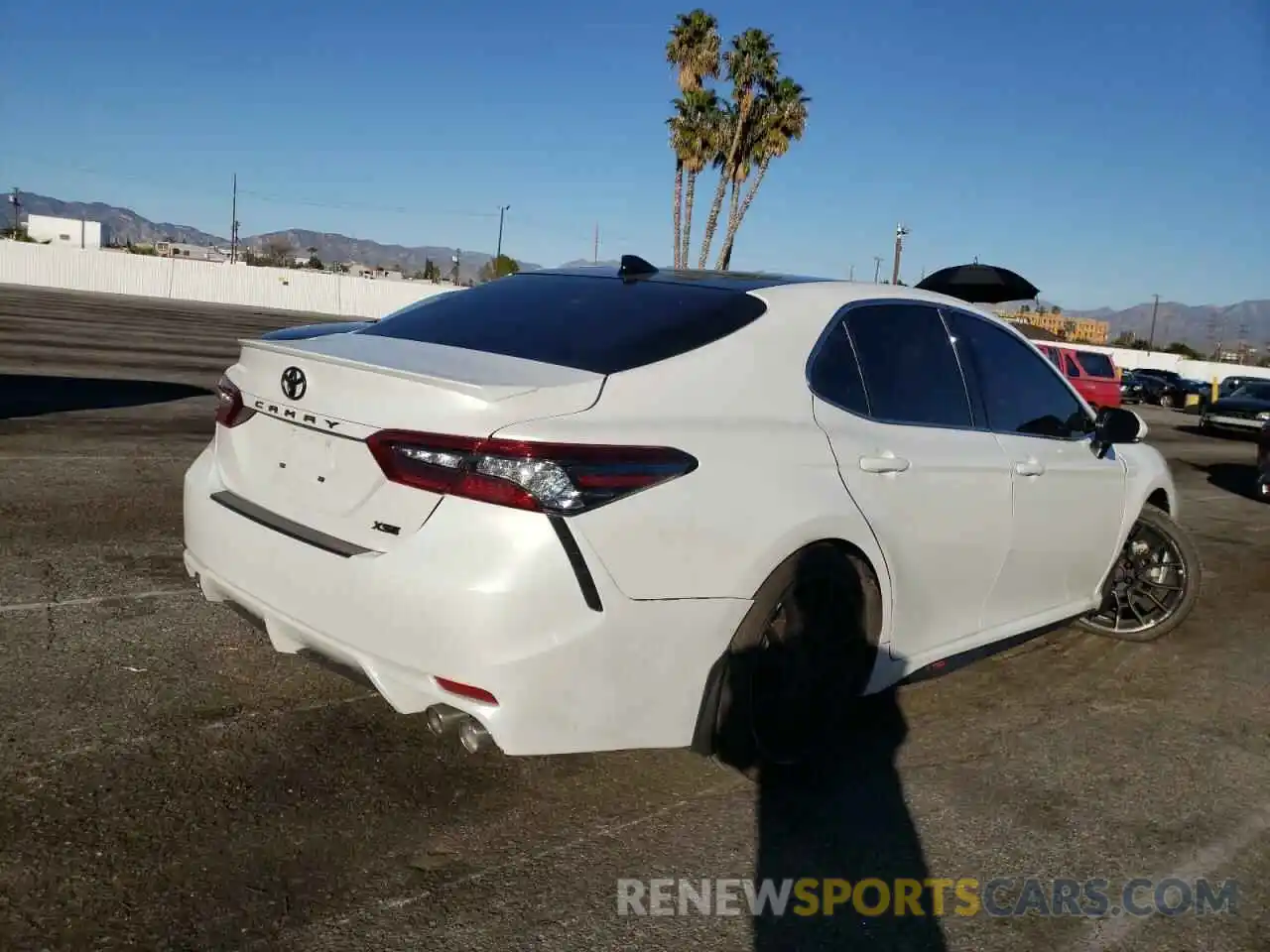 4 Photograph of a damaged car 4T1K61AK9MU557691 TOYOTA CAMRY 2021