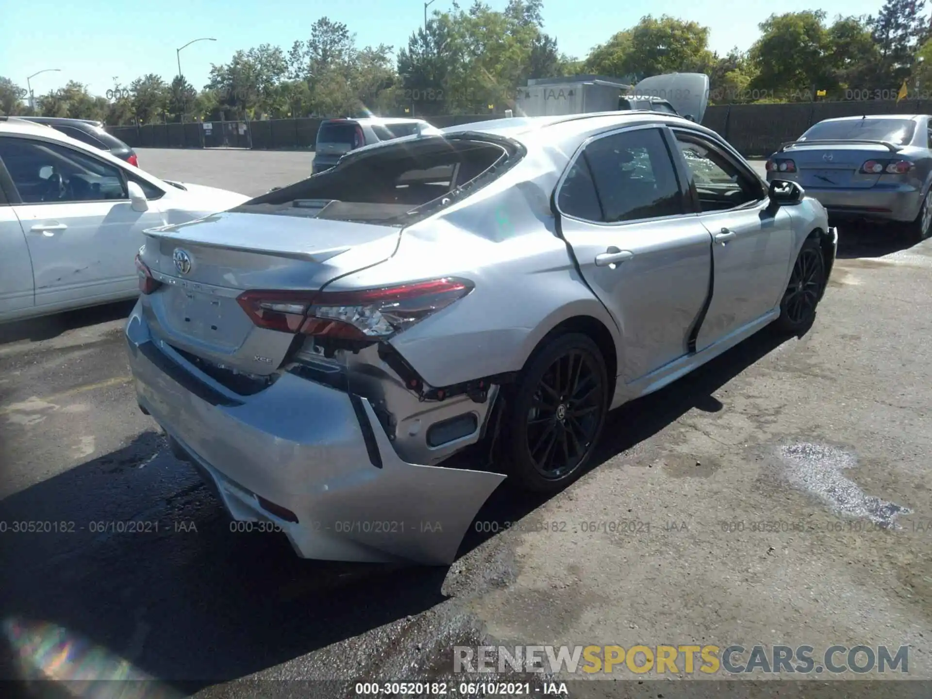 4 Photograph of a damaged car 4T1K61AK9MU572353 TOYOTA CAMRY 2021