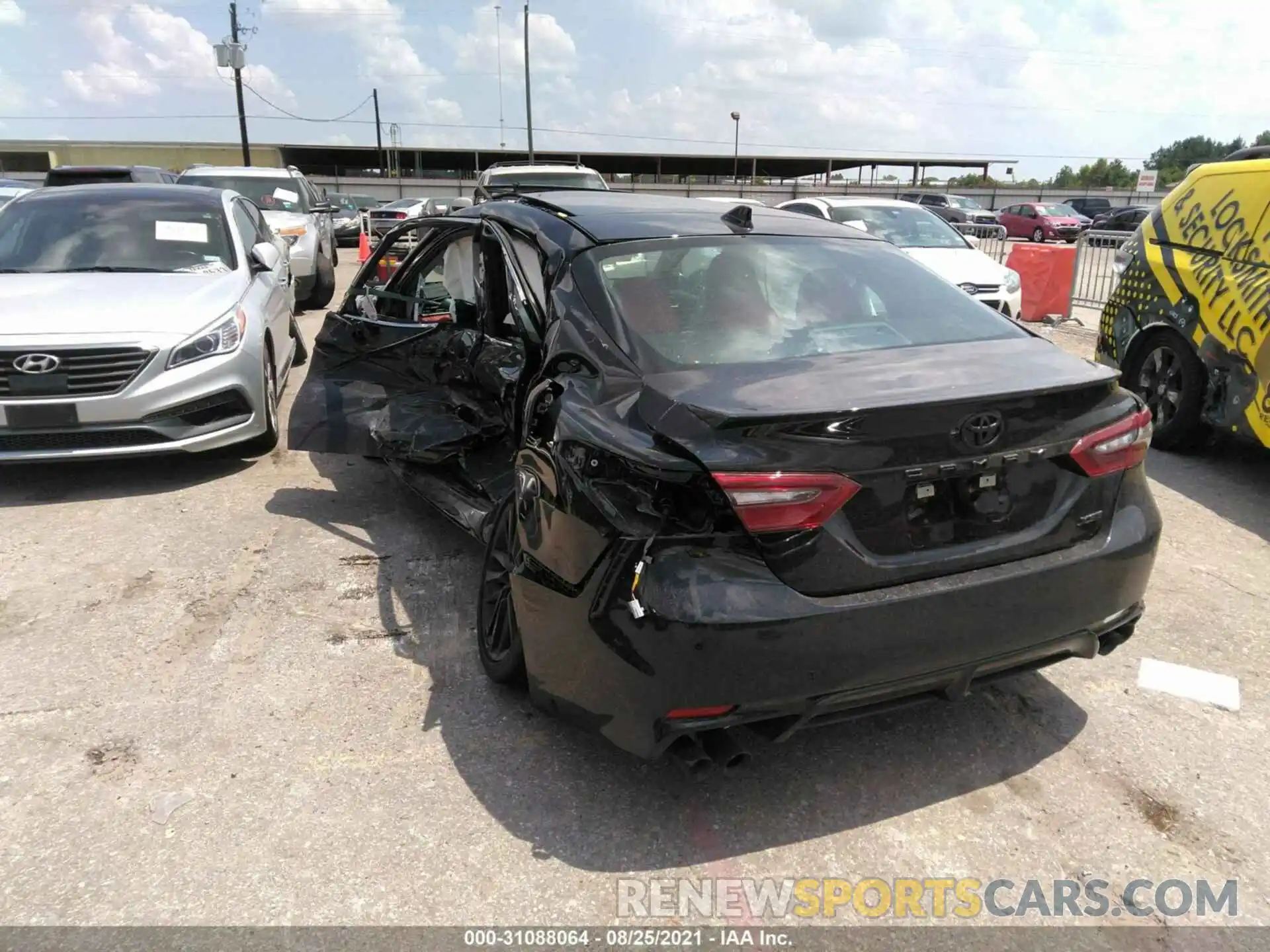 3 Photograph of a damaged car 4T1K61AK9MU604766 TOYOTA CAMRY 2021