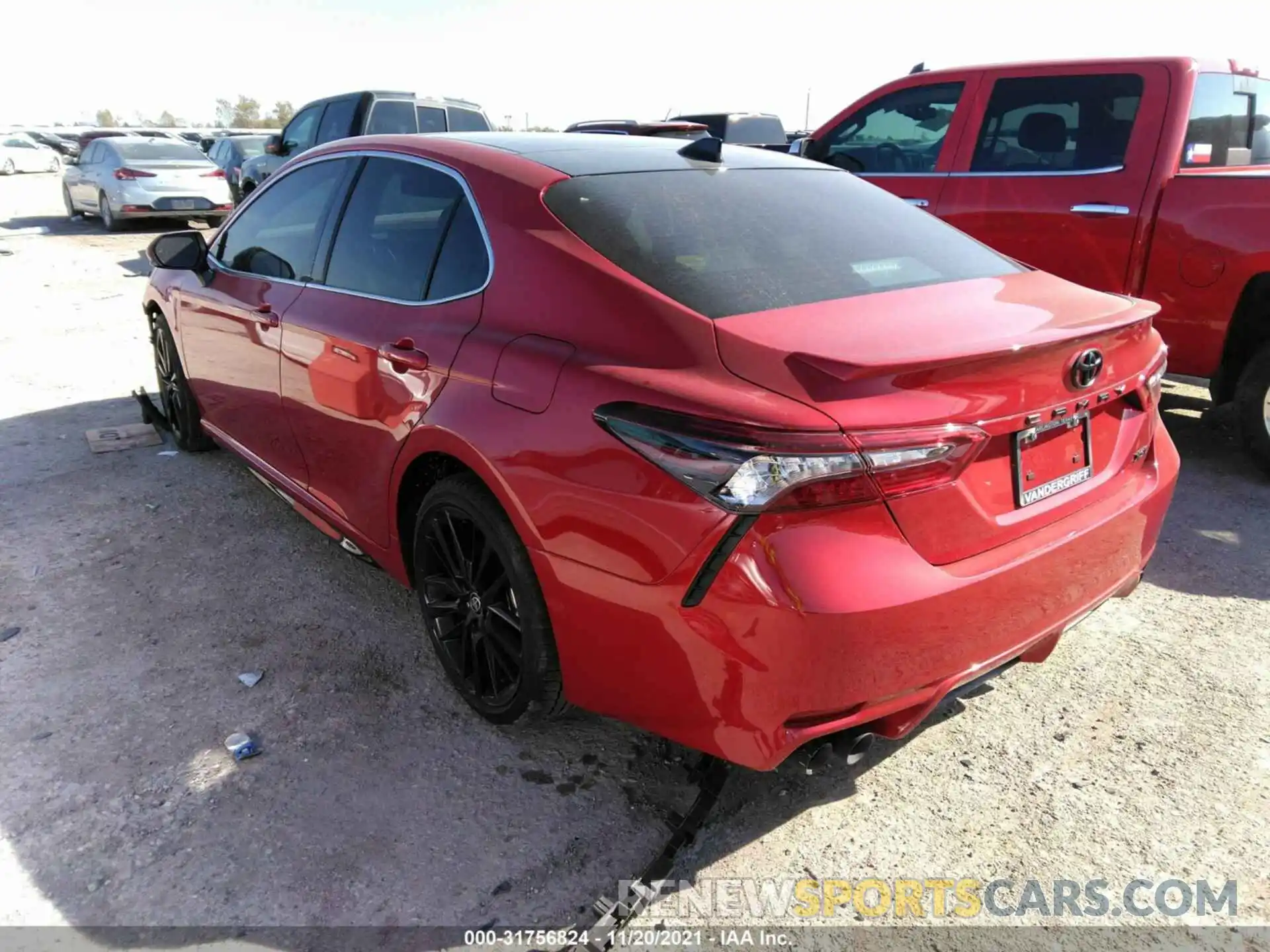 3 Photograph of a damaged car 4T1K61AKXMU412160 TOYOTA CAMRY 2021