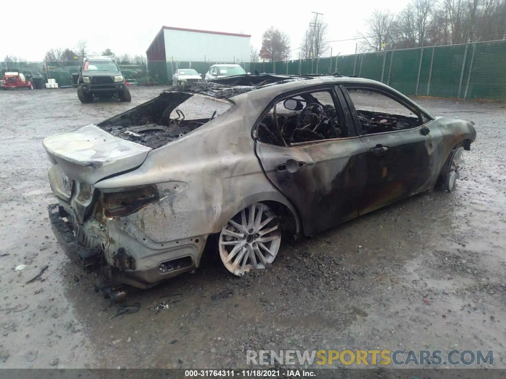 4 Photograph of a damaged car 4T1K61AKXMU423160 TOYOTA CAMRY 2021