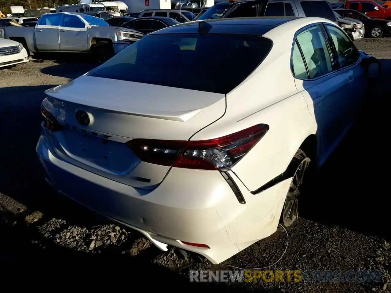 4 Photograph of a damaged car 4T1K61AKXMU426043 TOYOTA CAMRY 2021