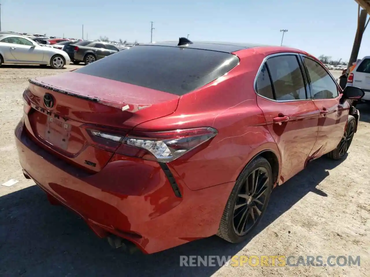 4 Photograph of a damaged car 4T1K61AKXMU460628 TOYOTA CAMRY 2021