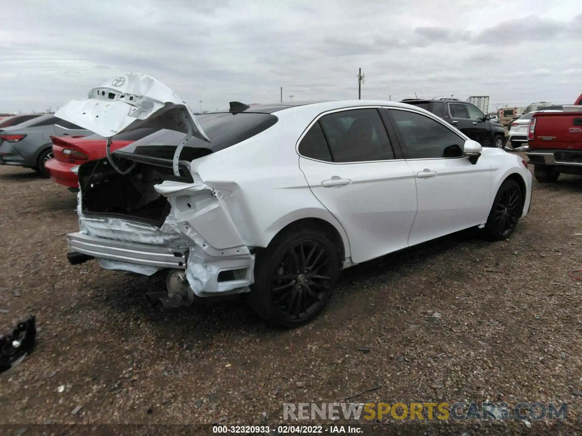 4 Photograph of a damaged car 4T1K61AKXMU514767 TOYOTA CAMRY 2021